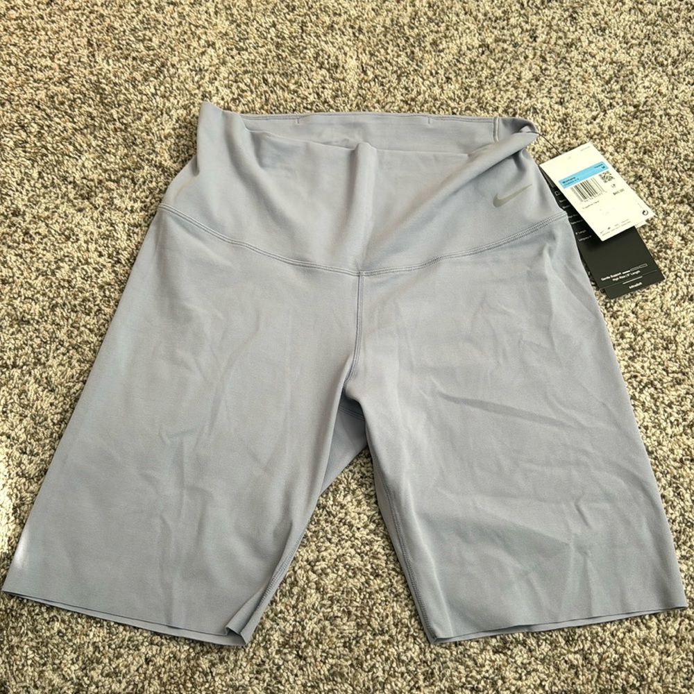 NWT Nike Women's Zenvy Gentle-Support High-Waisted 8" Biker Shorts